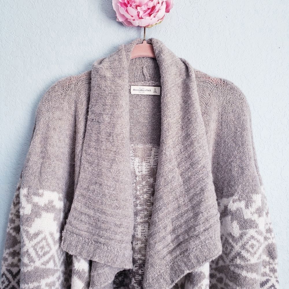 Abercrombie & Fitch Aztec Pattern Waterfall Open … - image 4